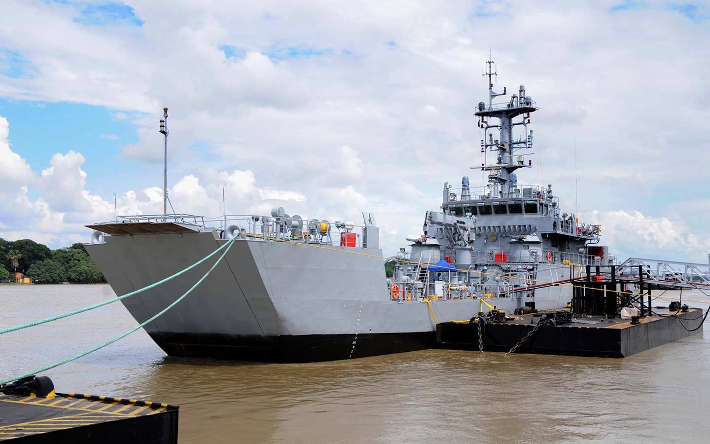 8 large ro-ro ramps for the Indian Navy - Newthex - Maritime Doors ...