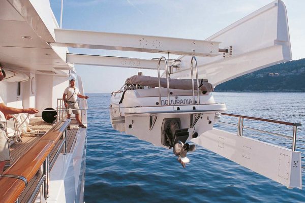 Newthex-yacht-hadia-Jemasa-tender-crane-05